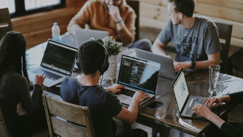Shopify vs Squarespace: Which Is Better for eCommerce? 
